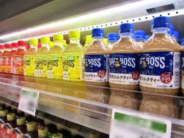 サントリー「クラフトボス 世界のTEA」店頭で存在感増す　紅茶の枠組みを超えたアレンジティー提案でユーザーの裾野拡大