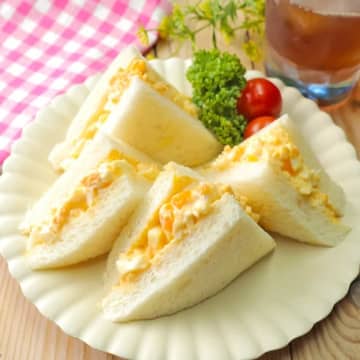 「卵サンドってこんなに変わるの！？」「もう普通のには戻れない」子供が爆食い！朝ごはんが楽しみになる裏技レシピ