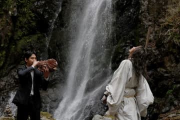 「龍平との芝居は本当に楽しい」「窪塚くんはパワーを発するのが上手い人」窪塚洋介×松田龍平W主演！『次元を超える』本編映像