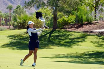 伊藤二花は27位で最終日へ 今季2勝の19歳が単独首位／米女子下部
