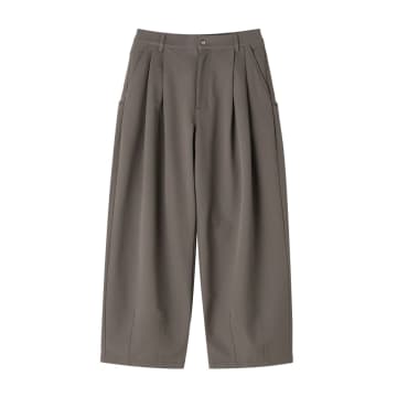「雨の日、着る服ない問題」→ 解決！【ワークマン】大人の「即戦力ボトムス」