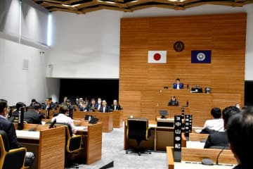 再選出馬の表明、阻まれる　市川・田中市長、議場発言認められず　対立深まる市議会
