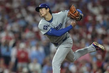ド軍が地区シリーズまず1勝！大谷翔平 6回3失点の好投でPS初勝利！新守護神・佐々木朗希はメジャー初セーブ