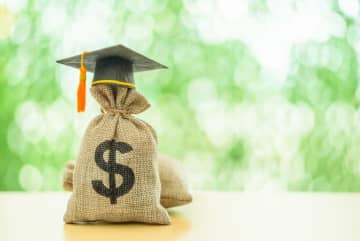 公立高校→国立大学に行けば、7年間で「400万円」ほどの学費で済みますよね？ 子どもが高校・大学は「私立」がいいらしく、奨学金を使っても7年で「500万円」はかかりますか？