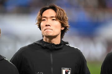 日本代表主力が「練習中に負傷した」　欧州名門でベンチ外…監督説明「出場は不可能」