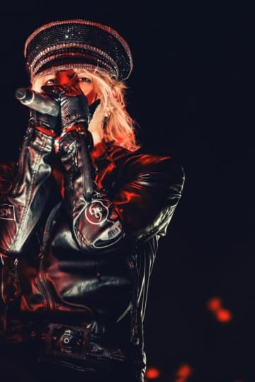 【ライヴレポート】HYDE、大阪・関西万博を制圧「モッシュピットができる万博ライヴは後にも先にもない」