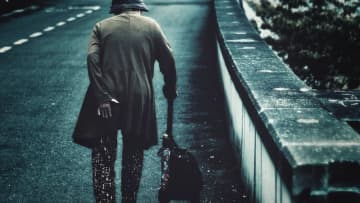 「30年間コツコツ積み立てた退職金2,000万円」がゼロに…63歳工場勤めの男性がみた“貼り紙1枚”の悪夢。いまは廃止された“恐ろしい年金制度”