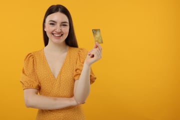 ママ友がデパートの「友の会」の積立会員です。年利15％でもデパートの「高級品」しか買えないですよね？ 高級店を普段づかいできる“お金持ち”でなければ得しませんか？