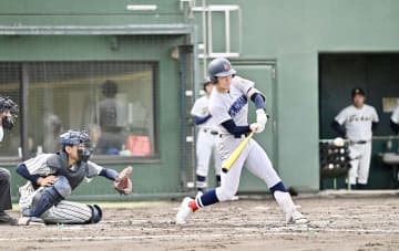 【高校野球・秋季神奈川県大会】横浜、継続試合制し関東大会進出　江坂が満塁弾、東海大相模を破り決勝へ