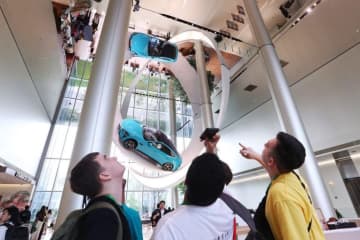 外国人の技能労働者呼び込みへビザを新設、若者からは不満の声　中国