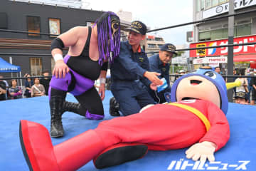 東京消防庁のマスコット・キュータくんがプロレスデビューも試合後に昏倒！AEDで蘇生し巣鴨の商店街は大喝采！