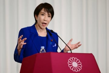 高市氏の「ワークライフバランス捨てる」発言に批判相次ぐ。「総裁の発言の重み、影響力わかっていない」の声