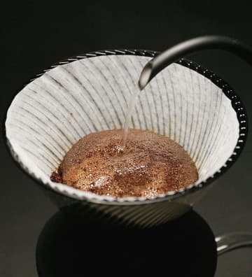 HARIO、円すい形コーヒードリッパーの新モデル発売　お湯がスムーズに抜け雑味を抑えながら甘みと透明感を際立たせることを追求