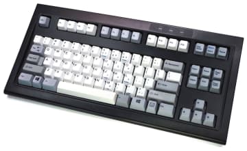 [スタパ齋藤の「スタパトロニクスMobile」]最高の打鍵感を無線で！　Unicompの有線キーボード「Mini M」をBluetooth化してゆきたいッ!!!