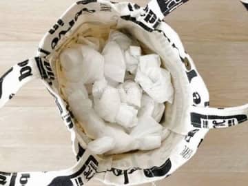 レジ袋は畳みません！「超コンパクト」な結び方。立ったままで簡単にできちゃいます♪
