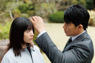 小栗旬×ハン・ヒョジュ×赤西仁×中村ゆりの四角関係が　『匿名の恋人たち』新場面写真公開