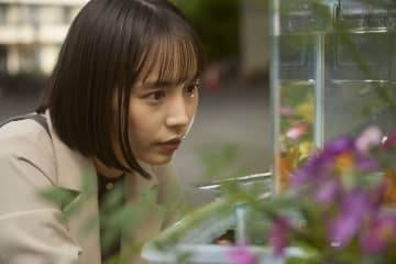 井桁弘恵と豊田裕大が禁断の恋に落ちる　『そこから先は地獄』第1話場面写真公開