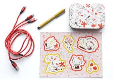 大人のおしゃれ手帖11月号付録がすごい！全モバイルユーザーが歓喜する♡キティの豪華セット