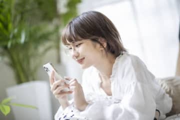 コスメ、服、食べ物…購入にまつわる女性のトレンド事情