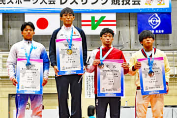 ＜レスリング＞【写真集】2025年国民スポーツ大会／表彰式・成年男子フリースタイル
