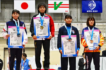 ＜レスリング＞【写真集】2025年国民スポーツ大会／表彰式・女子
