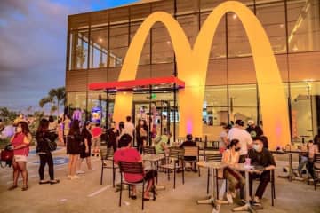 ハッピーセットの食事「寄付」プランで食品ロス対策。BTSのマスコット付録でマクドナルド・フィリピン。日本での問題もきっかけに