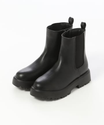 今買うなら“この1足”！【グローバルワーク】雨の日もイケる！「優秀ブーツ」