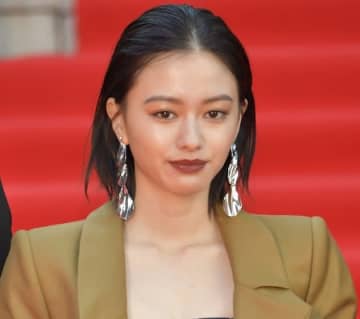 山本舞香、夫Hiroと福岡の人気そば店でグルメ堪能⇨笑顔のオフショットに「誰と食べるかも大切」