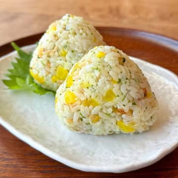 疲れも吹き飛ぶ！家族が夢中になった「至福のたくあん天かすおにぎり」