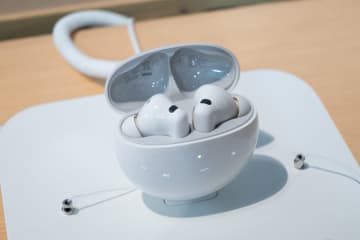 ファーウェイ、ノイキャン強化の完全ワイヤレス「FreeBuds 7i」。約1.3万円でヘッドトラッキング対応