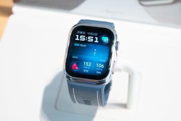 ファーウェイ、血圧測定対応スマートウォッチ「WATCH D2」に新色ブルー