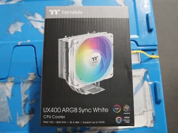 Thermaltakeのサイドフロー型CPUクーラー「UX400」「UX400 ARGB Sync」が発売