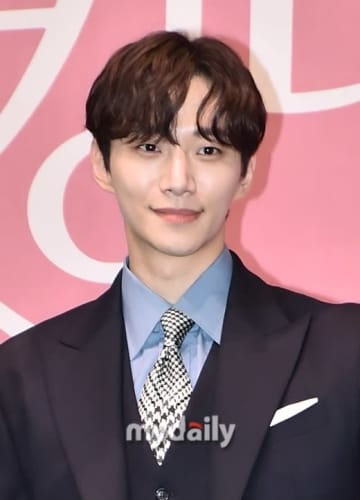 2PM ジュノ、脊椎骨折もコンサート強行？過去の大怪我を振り返る「全身腫れた状態でステージに」