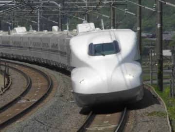 新幹線が鉄道駅のトイレに生まれ変わる　東武の葛生駅に再生アルミ使用のトイレ、10月9日供用開始