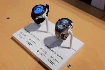 通常使用で21日もバッテリーが持つ高性能スマートウォッチ登場！