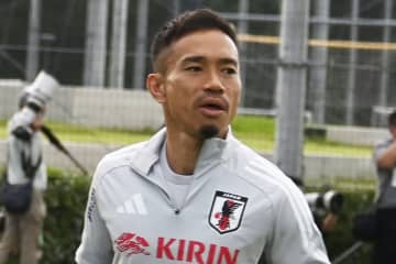 【日本代表】39歳・長友佑都　盟友・長谷部誠コーチのダメ出しに感謝「本当に貴重な存在」