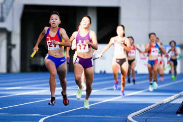 久保凛が初のマイルリレー参戦！　アンカーで400m力走→逆転1着も…珍しく倒れ込む「思ったよりきつくて…」【国スポ】