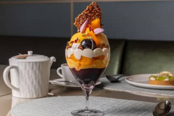 アルマーニ / カフェ 表参道「長野パープル×柿」秋の味覚パフェ、かぼちゃプリン入り