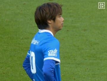 「GKのハンドやろ！」伊東純也が“退場覚悟の妨害”に驚愕「なんちゅー止め方」絶品トラップ→まさかのファウルに遭った一部始終