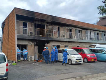 つくばでアパート8室全焼　女性1人がやけど　茨城【更新】