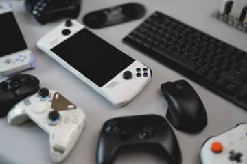 マイクロソフト、ハンドヘルド型Xbox開発中止か。「最低1000万台」の条件を嫌ったとの噂