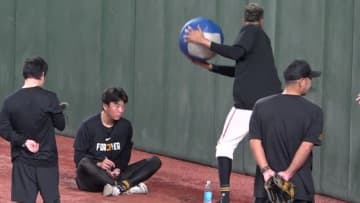 【巨人】ルーキー・石田充冴がライデルに弟子入り　阿部監督の指示で真横で練習見学「すごくいい経験になりました」