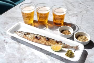 秋の風物詩“秋刀魚の一本焼き”とともにクラフトビールを楽しむイベントが10月25日（土）・26日（日）開催！【クラフトビール ジャパンホップ フェスト2025】