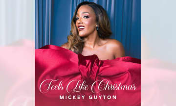 ミッキー・ガイトン、10/24発売のクリスマスAL『Feels Like Christmas』から新曲公開