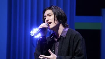 レイニ “父親譲りの美声”で生歌披露！『グラスハート』菅田将暉＆佐藤健との撮影裏話とは？【独自インタビュー】