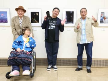 ぼんちおさむ　弟子・ぼんちきよしの写真展を絶賛「あったかい写真撮るな」