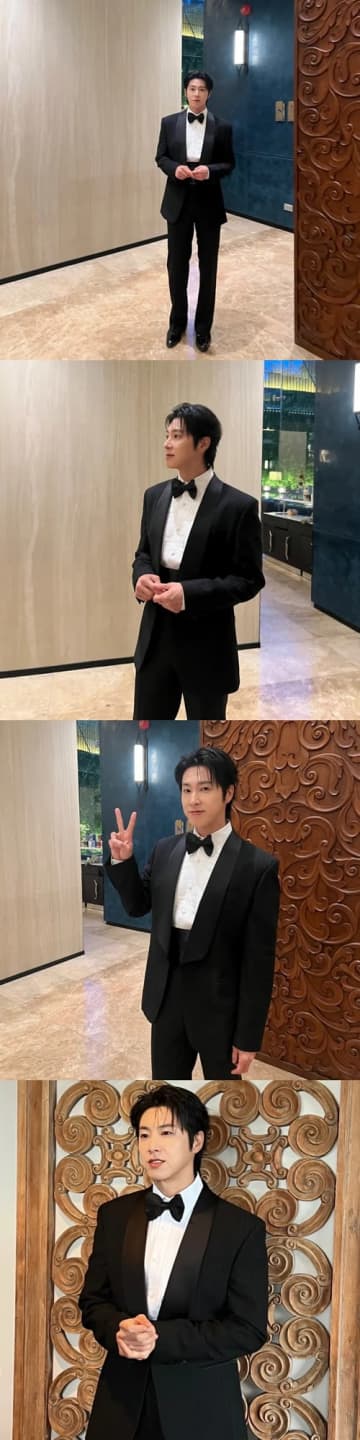 東方神起・ユンホ、端正なビジュアル際立つ“タキシード姿”にファン悶絶「王子様かと思った」【PHOTO】