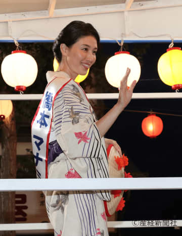 冬の蔵王温泉で大胆披露、橋本マナミの妖艶ショット