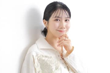 松本穂香、懐かしの主演ドラマオフショにファン歓喜「求ム2期」「当たり役だった」　着物と丸メガネが超キュート