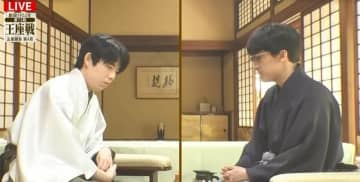 タイトル王手の伊藤匠叡王が新工夫披露 藤井聡太王座の対応力に注目「先手から動いていくことになるのでは」／将棋・王座戦第4局